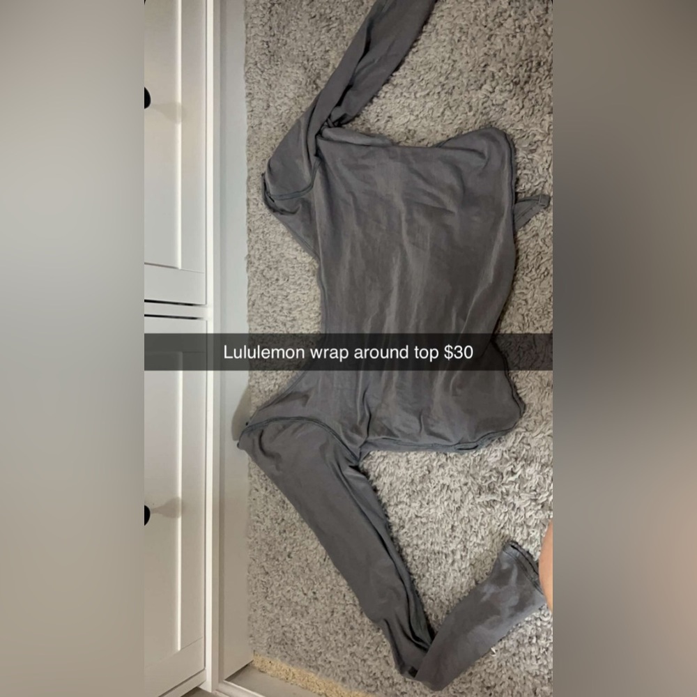 Lululemon top